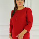 Luźna kobieca bluzka z aplikacją czerwona