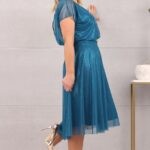 Kobieca sukienka błyszczący materiał niebieska