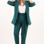 komplet-damski-garnitur-marynarka-spodnie-butelkowa-zielen (9)