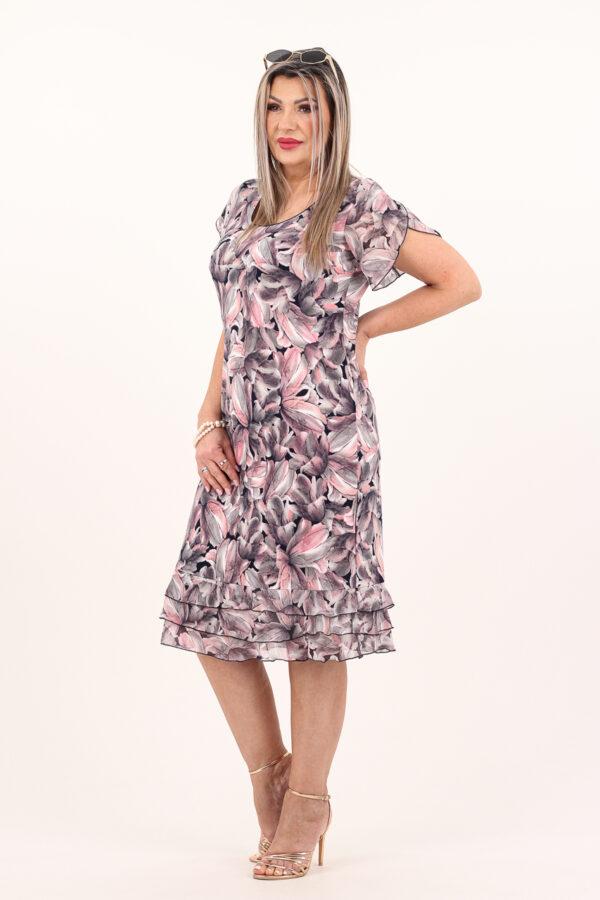 Letnia zwiewna koktajlowa sukienka duże rozmiary w różowe kwiaty