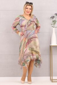 Zwiewna lekka sukienka wizytowa z falbankami beżowa