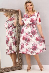 Wzorzysta sukienka rozkloszowana z paskiem bordowe kwiaty