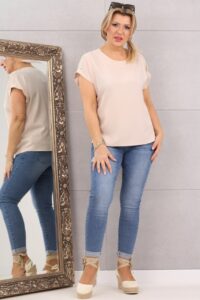 Zwiewna bluzka z guziczkami na ramionach beżowa