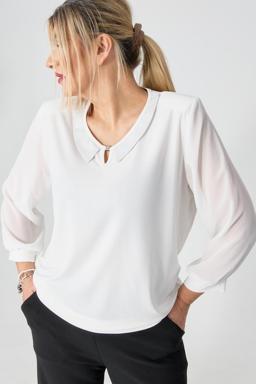 Bluzka plus size biała z kołnierzykiem – moda dla puszystych kobiet