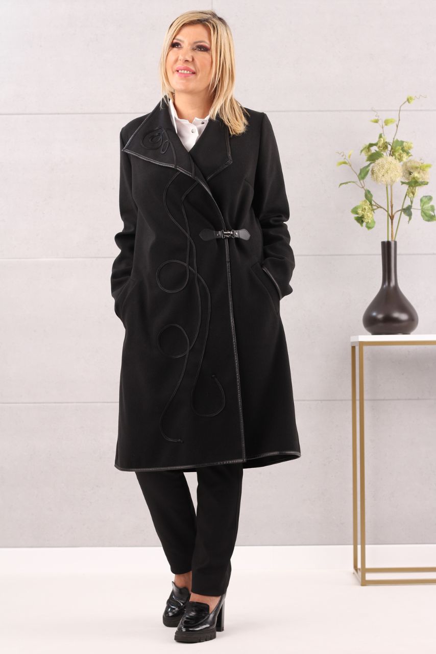 czarny elegancki płaszcz