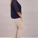 bluzka-damska-z-zabotem-granatowa (1)