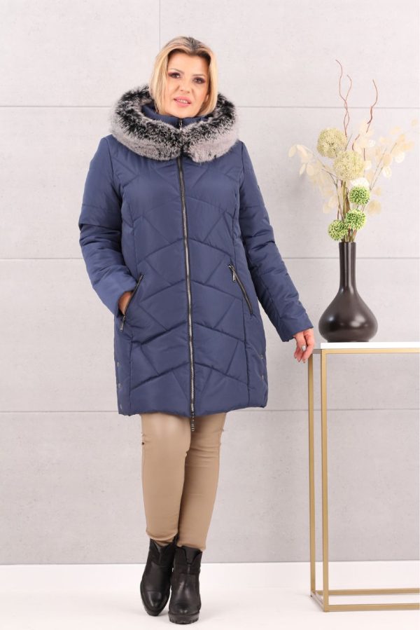 Szukasz modnej i ciepłej kurtki  na zimę. Nasza beżowa długa puchowa kurtka będzie idealnym wyborem. Zapraszamy do naszego sklepu.