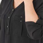 czarna-bluzka-gładka-z-guzikami-z-rękawem-34 (6)