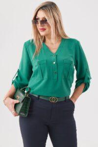 Zielona bluzka plus size z dekoltem dla puszystych kobiet, rozmiary 40–50