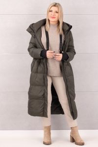 Płaszcz puchowy damski z szelkami zielony