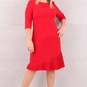 Elegancka sukienka czerwona za kolano