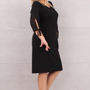 Kobieca sukienka z szyfonowymi rękawami czarna