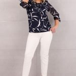 Bluzka damska z żabotem granatowo-biała