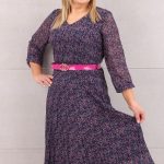 Elegancka sukienka z plisowanym dołem granatowo-różowa