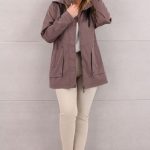 Kurtka wiatrówka damska z odpinanym kapturem fioletowa