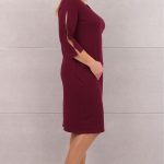 Gładka sukienka z rozcięciami bordowa