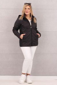 Lekka kurtka przejściowa z marszczeniem czarna