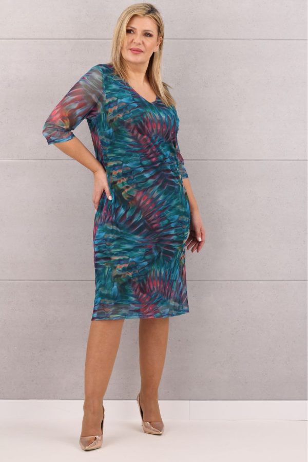 Elegancka sukienka rozkloszowana we wzory turkusowa