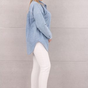 jasna-koszula-jeansowa-damska-oversize (2)