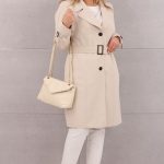 Elegancki płaszcz damski jednorzędowy beżowy