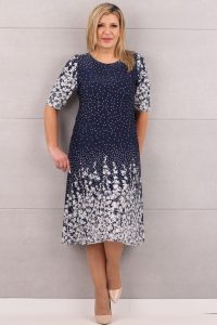 Wzorzysta rozkloszowana sukienka midi granatowa border