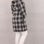 szaro-bialy-plaszcz-damski-w-kratke (1)