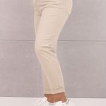 bezowe-jeansy-damskie-z-paskiem (4)