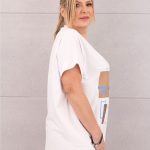 biala-luzna-bluzka-z-twarza (2)