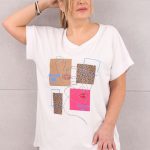 Luźna bluzka z twarzą biała