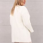 bialy-sweter-na zamek (1)