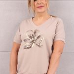 Bluzka damska plus size z kwiatem beżowa