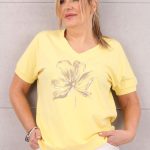 Bluzka damska plus size z kwiatem żółta