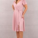 brokatowa-rozkloszowana-sukienka-pudrowy-roz (1)