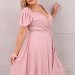 brokatowa-rozkloszowana-sukienka-pudrowy-roz (3)