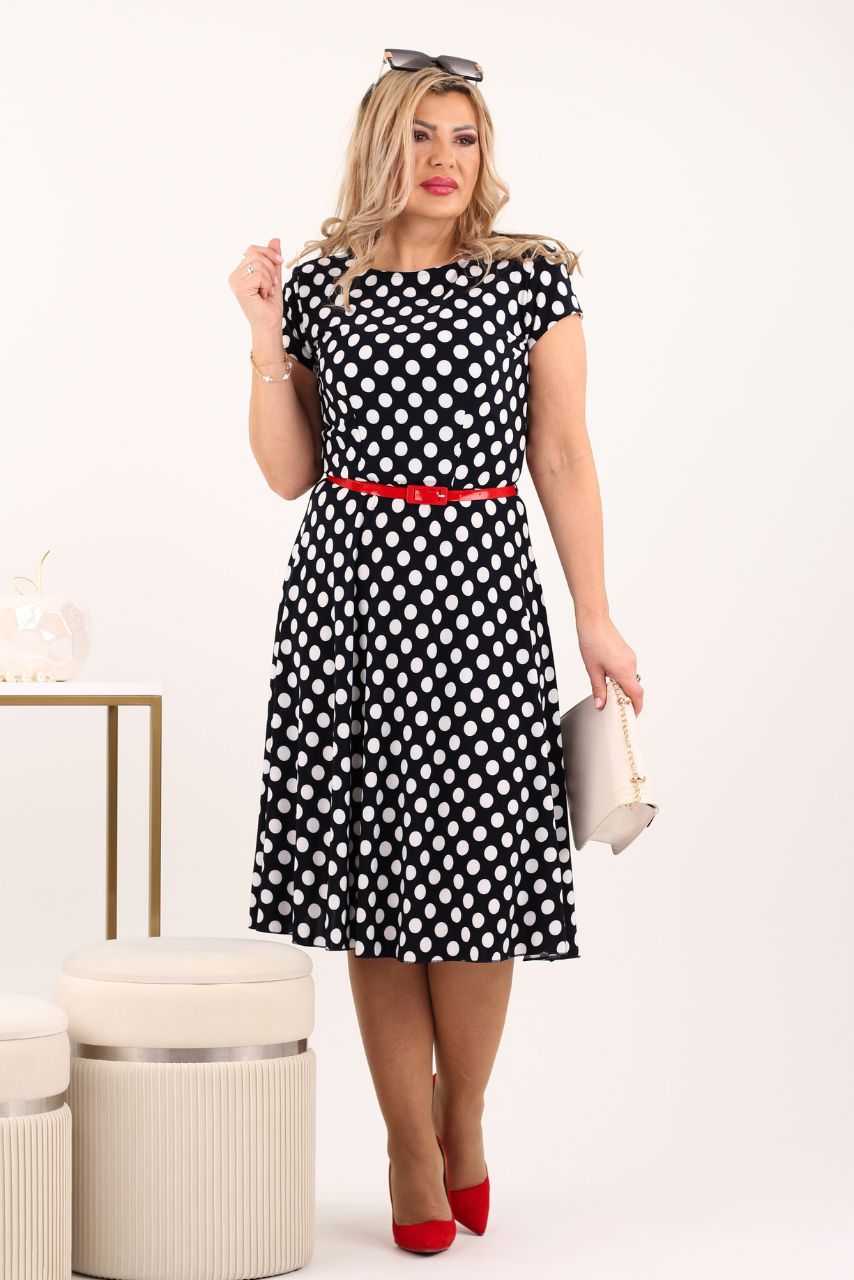 Granatowa sukienka w białe groszki z paskiem