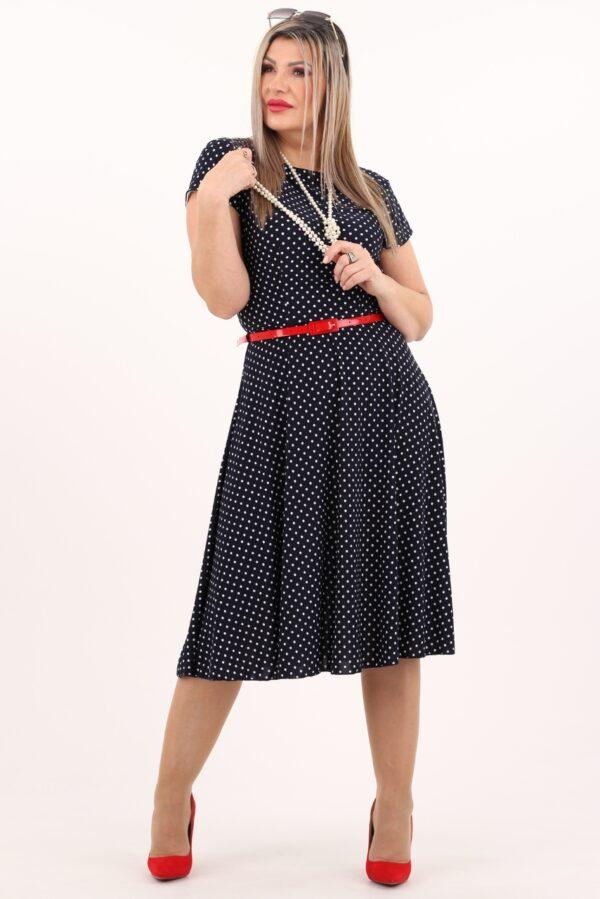 Granatowa sukienka w białe kropki z paskiem