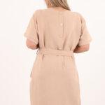 luzna-sukienka-wiazana-w-talii-bezowa (6)