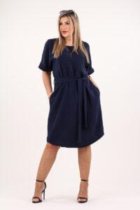 Luźna sukienka wiązana w talii granatowa