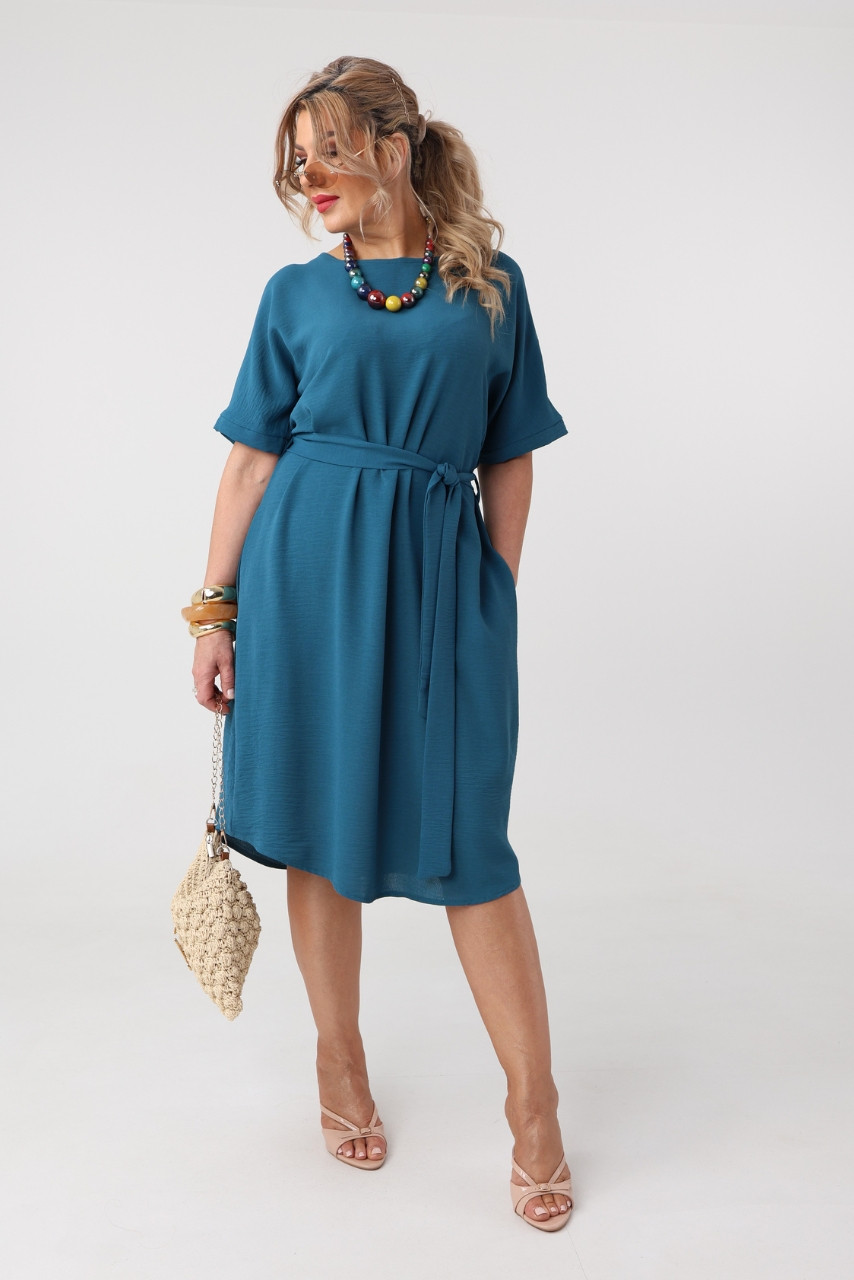 Luźna sukienka wiązana w talii morska