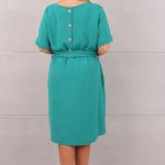 luzna-sukienka-wiazana-w-talii-morska (4)