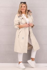 Długa kurtka parka z kapturem kremowa