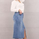 Spódnica jeansowa z rozcięciem z przodu