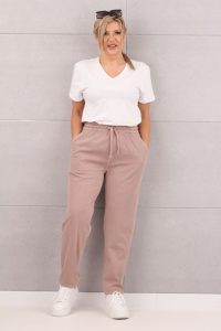 Spodnie mom fit z gumką w pasie brudny róż