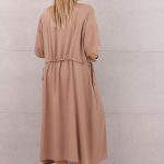 Sukienka ściągana w pasie cappuccino