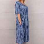 Sukienka ściągana w pasie niebieska w groszki