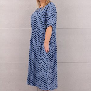 Sukienka ściągana w pasie niebieska w groszki