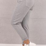 szare-jeansy-damskie-z-paskiem (2)