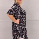 tunika-damska-z-kieszeniami-granatowa-w-bezowe-wzory (4)