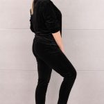 welurowe-dresy-damskie-czarne (1)