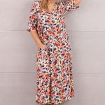 Zwiewna sukienka oversize w kwiaty wielokolorowa